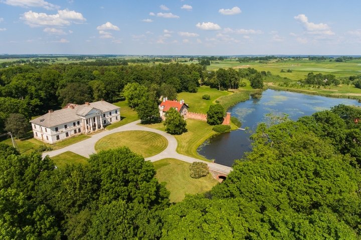 Aštrioji Kirsna Manor