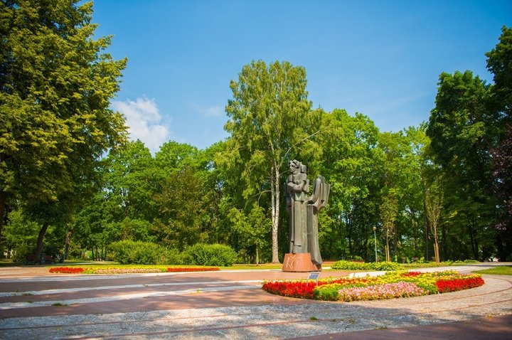 Monument to Mikalojus Konstantinas Čiurlionis