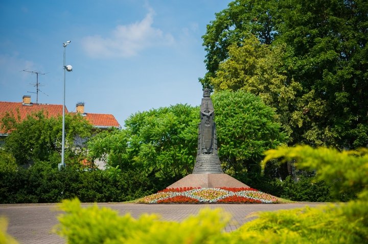 Monument to Lithuania (King Mindaugas Monument)