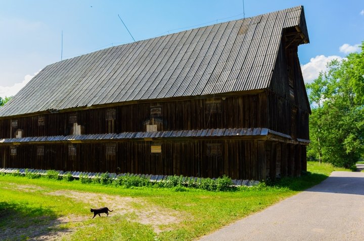 Spichlerz i kaplica-mauzoleum w Budwieciach (lit. Būdvietis)