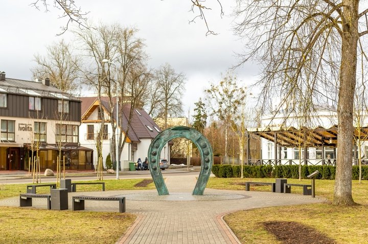 Skulptur Tor der Gastfreundschaft